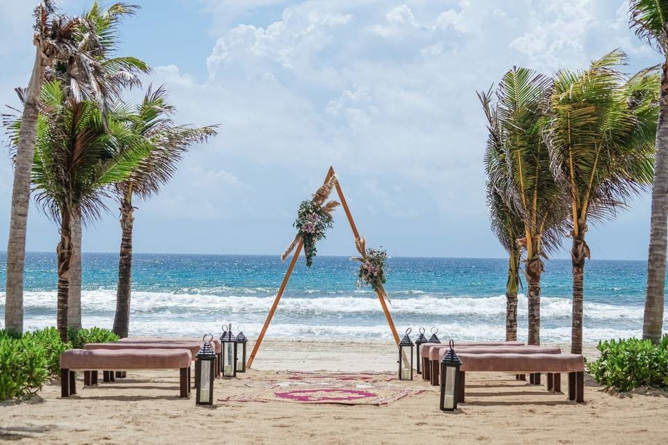Blog Header Image - On Location: Live Aqua Cancun