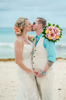 Blog Header Image - Real Wedding: Daina & Adam at Royalton Chic Cancun
