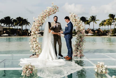 Blog Header Image - Real Wedding:  Linda & Brandon at Dreams Playa Mujeres