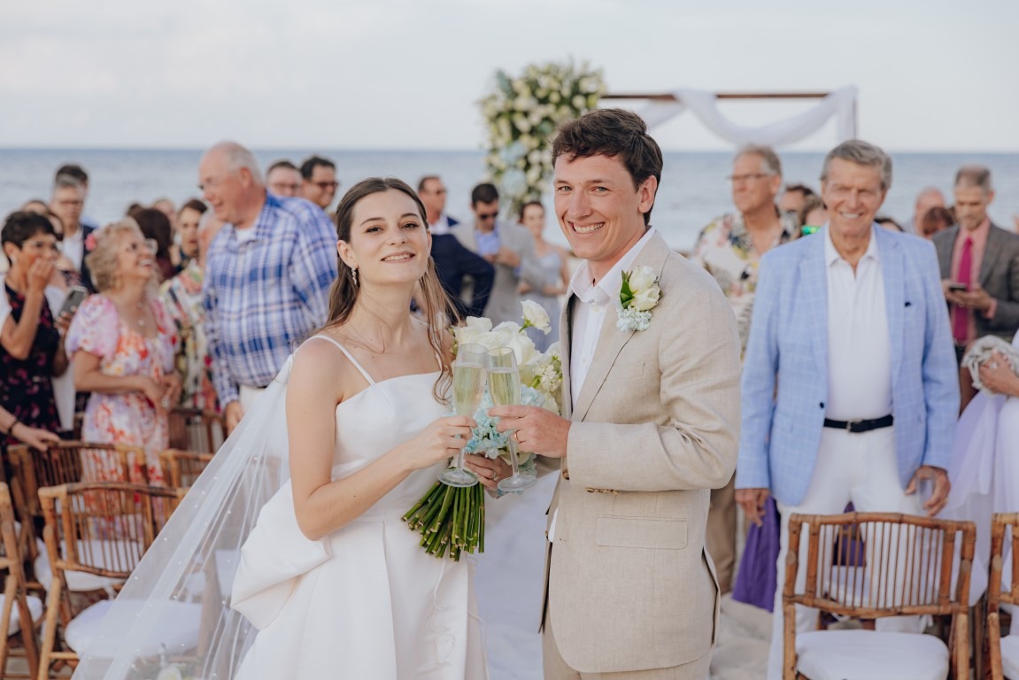 Blog Header Image - Real Wedding! Linda & Joey at Dreams Playa Mujeres