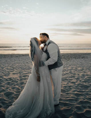 Blog Header Image - Real Wedding: Melissa & James Marry at Hard Rock Vallarta